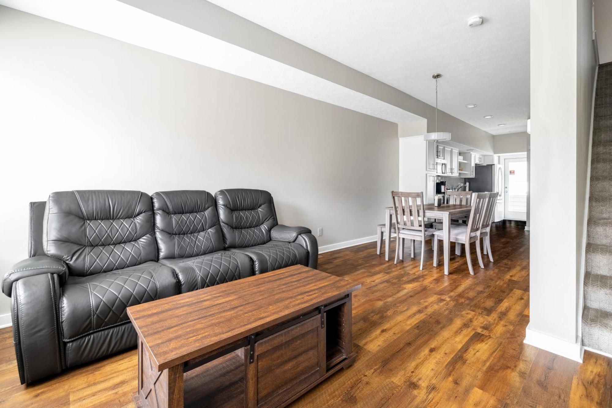 Luxury Downtown Townhome Unit 7 Cleveland Exterior photo
